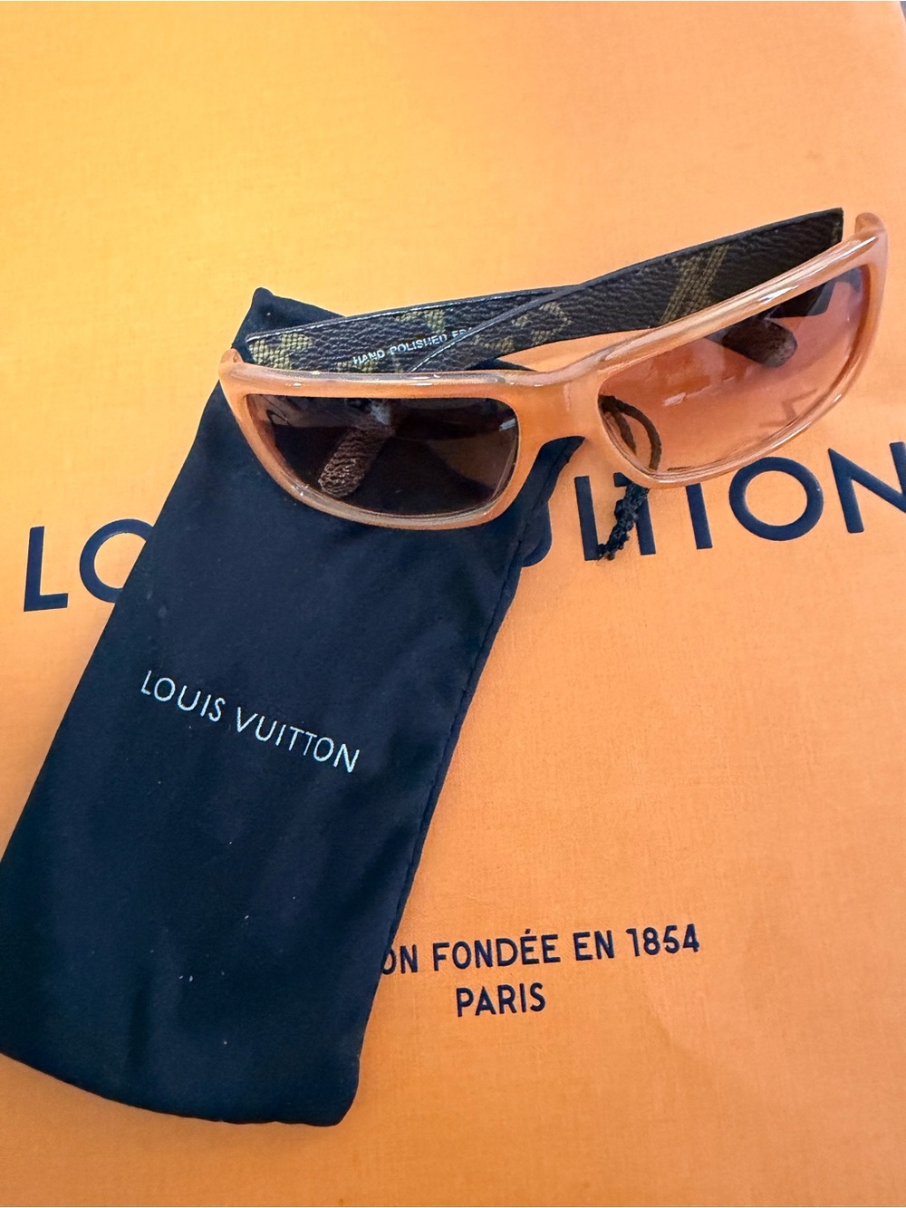FASHION SUNGLASSES